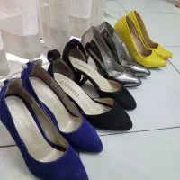 کفش|کیف، کفش، کمربند|رباط‌کریم, رباط‌کریم|دیوار