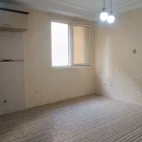 ۳۶متر+۴متر /پارکینگ غیر مزاحم/تک واحدی/9 سال ساخت