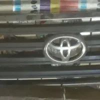 جلو پنجره تویوتا لندکروز