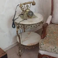 میز تلفن برنز با تلفن