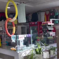 فروشنده خانم بوفه استخر بانوان