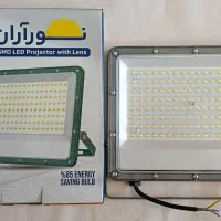 لامپ و پروژکتور و پنل بدون فریم