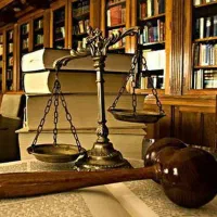 وکیل پایه یک خانم نیازمندیم