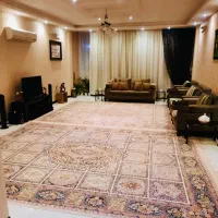 مبل تمیز و مستحکم در حد نو