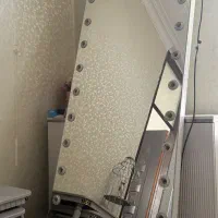 آینه قدی چراغ دار هالییودی