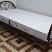 تخت فلزی محکم