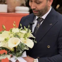 ماشین عروس دسته گل عروس