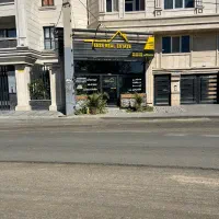 باغچه با بنا کلاک پایین