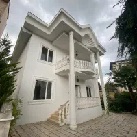 ویلا با سند نما رومی لتینگان جنگلی