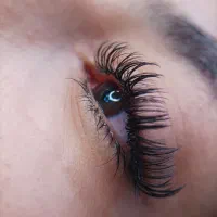 اکستنشن مژه با کمترین قیمت و بهترین متریال
