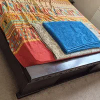 تخت چوبی