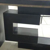 درب کابینت ام دی اف همراه با میز ناهار خوری
