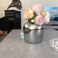گل و گلدان زیبا