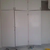 در چوبی وکمدی