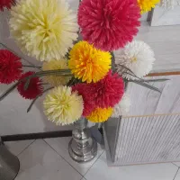 گلدان و گل