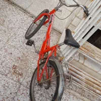 یه  دوچرخه  به فروش می‌رسد  سا لم