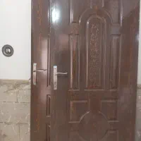 دوعدد درب چوبی درحد نو با قفل و کلید و دست گیره