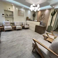 منشی و مشاور کلینیک زیبایی