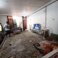 حیاط دوطبقه 110متری.همت اباد