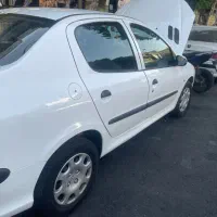 پژو ۲۰۶  v8