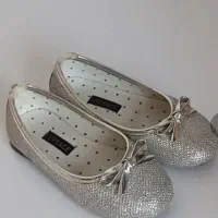 کفش مجلسی نقره ای و دمپایی سنتی بچه گانه و کتونی