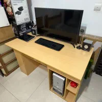 تخت یک نفره با تشک و میز تحریر