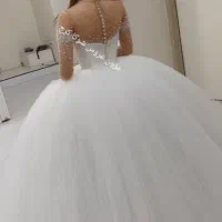 لباس عروس در حد نو و سالم