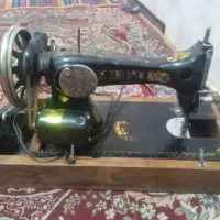 یک عددچرخ خیاطی قدیمی ولی سالم