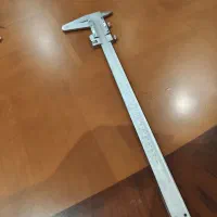 کولیس ۳۰۰ میلیمتری