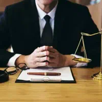 وکیل پایه یک دادگستری، قاضی سابق دادگستری