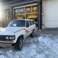 تویوتا لندکروز استیشن