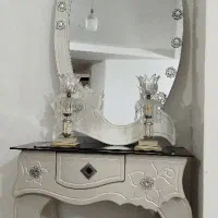 آیینه و کنسول