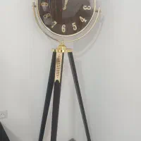 ساعت ایستاده