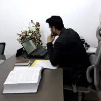وکیل پایه یک دادگستری با۱۲ سال سابقه وکالت