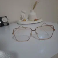 عینک طبی دخترانه و زنانه سالم و نو