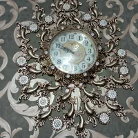 ساعت دیواری بسیار دقیق