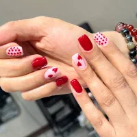*آموزش و کاشت ناخن‌با بهترین متریال و تخفیف عالی *