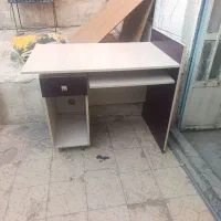 میز کامپیوتر کاملا سالم