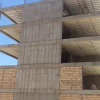 ساختمان نیمه کاره چهار طبقه
