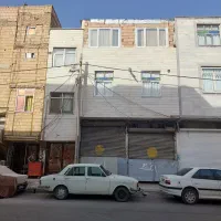 ۳طبقه ویلایی با ۶۰ متر تجاری