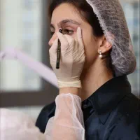 آموزش خدمات آرایش دائم صورت