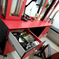 دکور و صندلی ارایشگاه