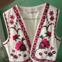 جلیقه گلدوزی شده نو