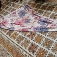مقداری لباس و روسری مفت مفت