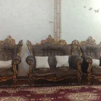 مبل کار کرده ۷ نفره همراه میز عسلی
