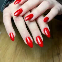 ارائه خدمات ناخن و آموزش با 7 سال سابقه کاری