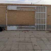 درب ساختمان سالم