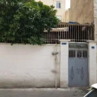 ۹۰ متر / سه طبقه بنا / خیابان اصلی