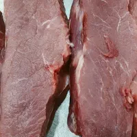 گوشت گرم گوساله