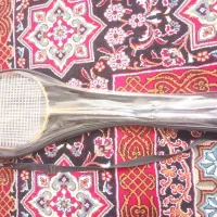 راکت بدمینتون از جنس های قدیمی پلمب